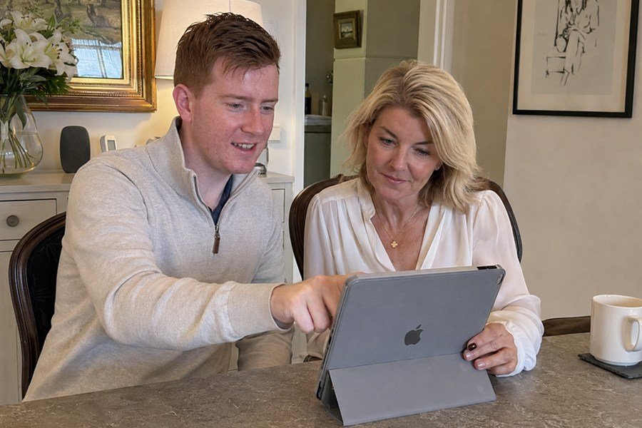 Patient help using an iPad and everyday technology